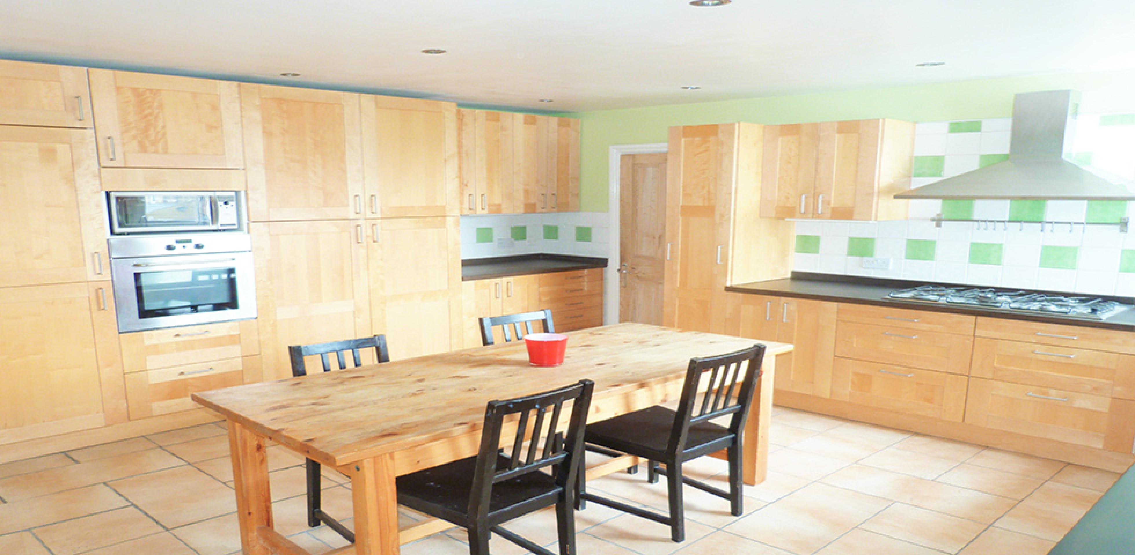 			LET, 3 Bedroom, 1 bath, 1 reception Flat			 Mill Lane, WEST HAMPSTEAD NW6